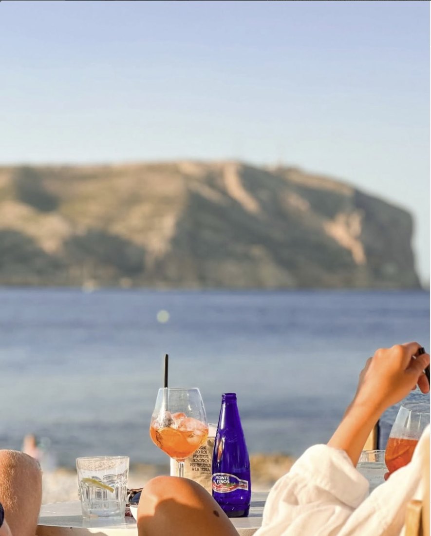 Drinks by the water